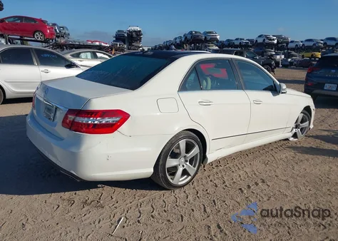 2010 Mercedes-Benz E 350 z USA, uszkodzony, nr VIN WDDHF5GB5AA236053